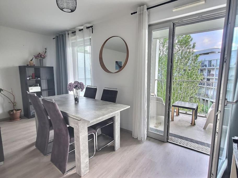 Superbe Appartement Avec 2 Balcons - Vue Sur La Cathedrale Environ 15 Min En Tram Straatsburg Buitenkant foto
